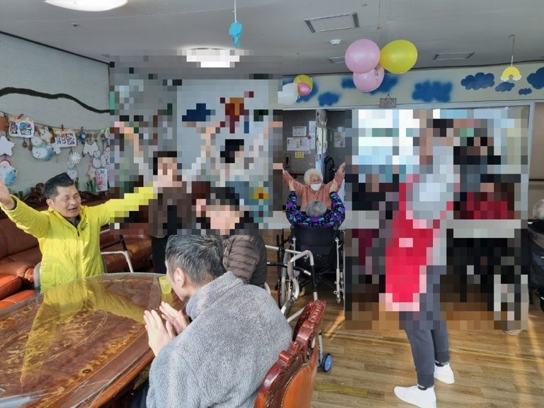 트로트 치매예방체조 프로그램 활동입니다. (2025. 05. 27)