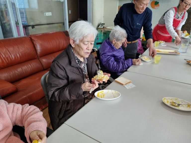 샌드위치 만들기 프로그램 활동입니다. (2025. 01. 23)